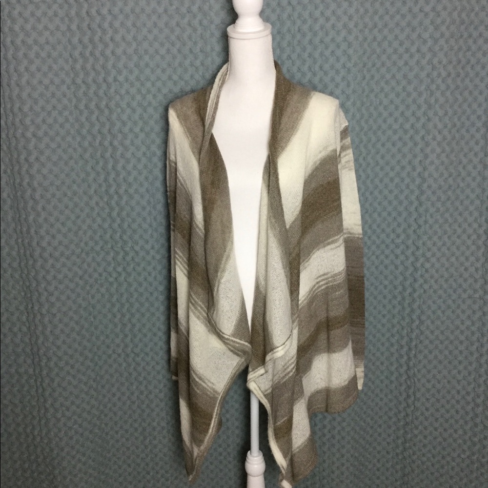 Tommy Bahama Cardigan 3-5